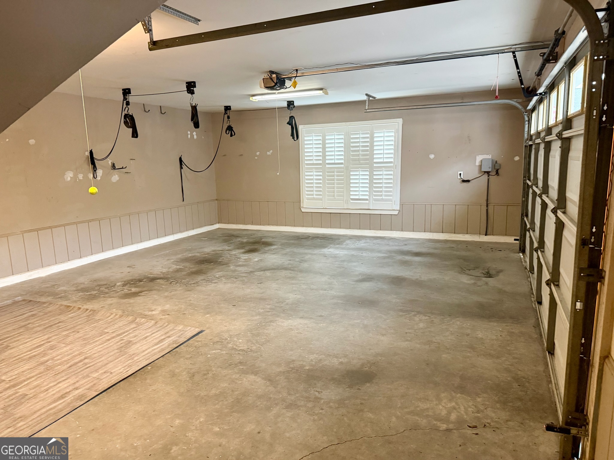 317 Commons Road St. Simons, GA 31522 - Photo 37 of 44 a view of an empty room