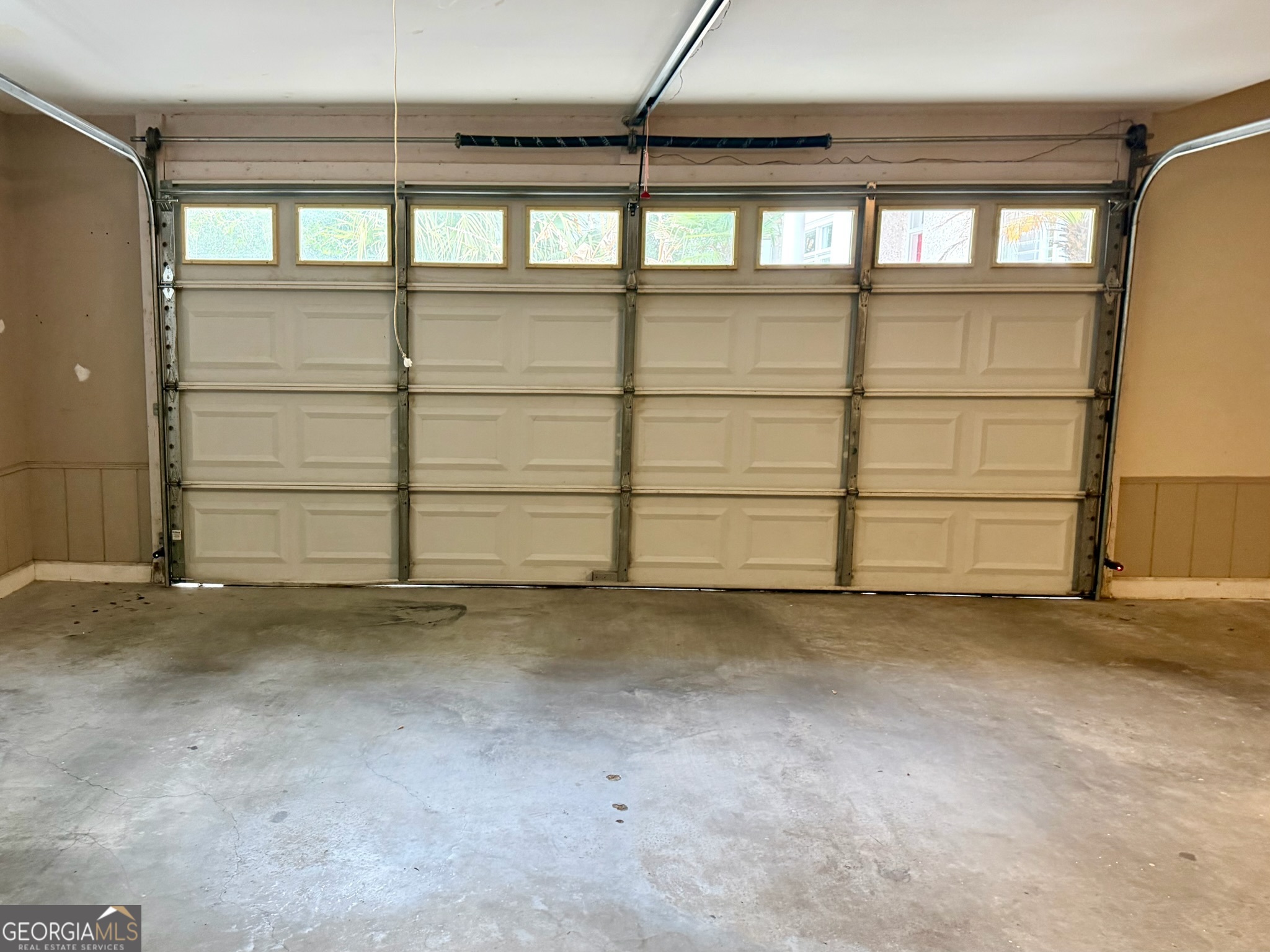 317 Commons Road St. Simons, GA 31522 - Photo 39 of 44 a view of a room with an empty space