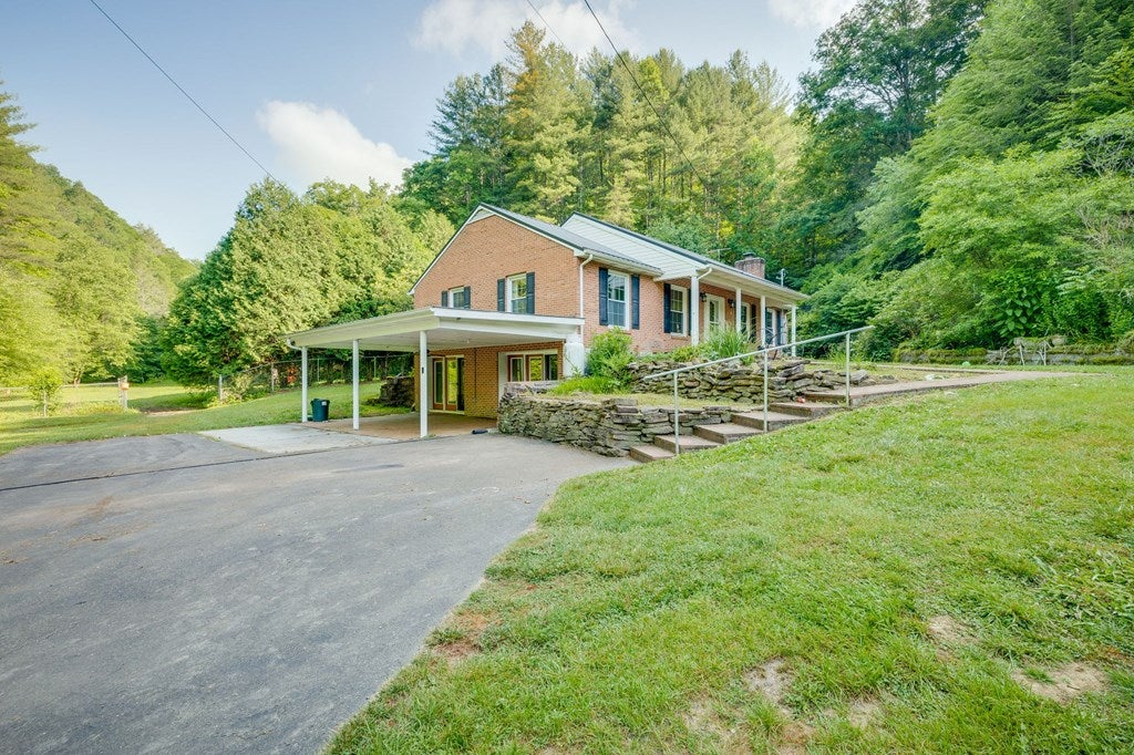 8775 Sandlick Road Bee, VA 24217 - Photo 3 of 48 Gallery Image 3
