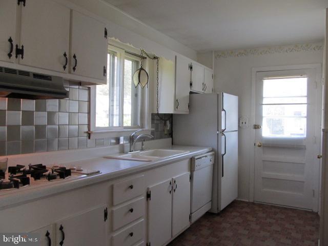 4 Rockland Road Ewing, NJ 08638 - Photo 3 of 24 Gallery Image 3