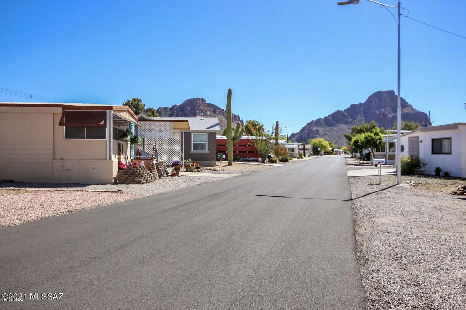 5709 West Rocking Cir Street Tucson, AZ 85713 - Photo 2 of 32