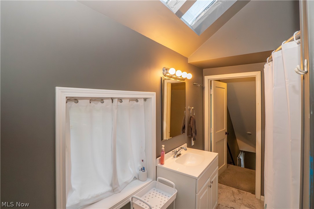 160 Everhard Road Southwest North Canton, OH 44709 - Photo 25 of 40 Full Bathroom