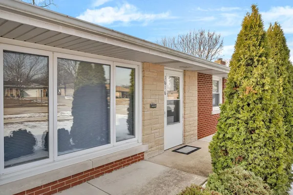 $349,900 | 1616 Mayfield Avenue, Joliet, IL 60435