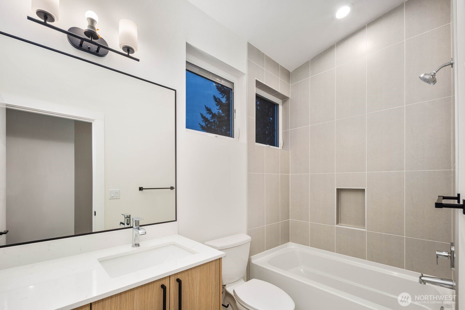 548 South Cloverdale Street, Unit D Seattle, WA 98108 - Photo 29 of 40