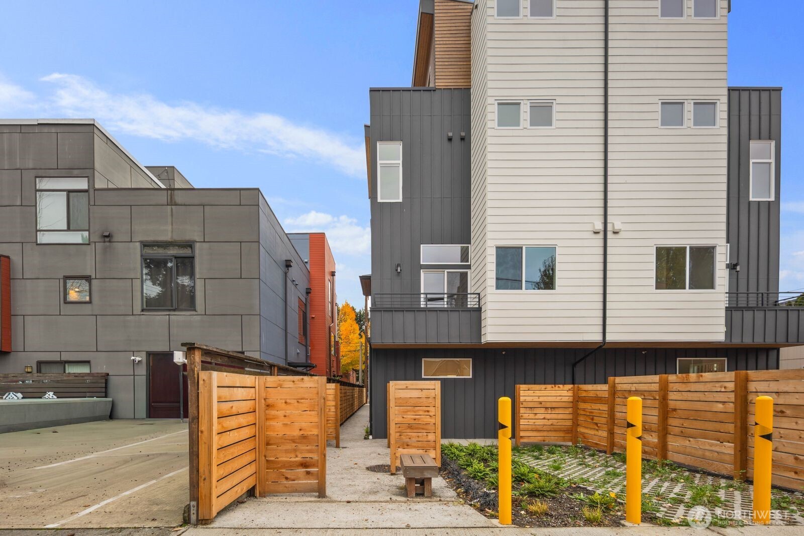 548 South Cloverdale Street, Unit D Seattle, WA 98108 - Photo 34 of 40