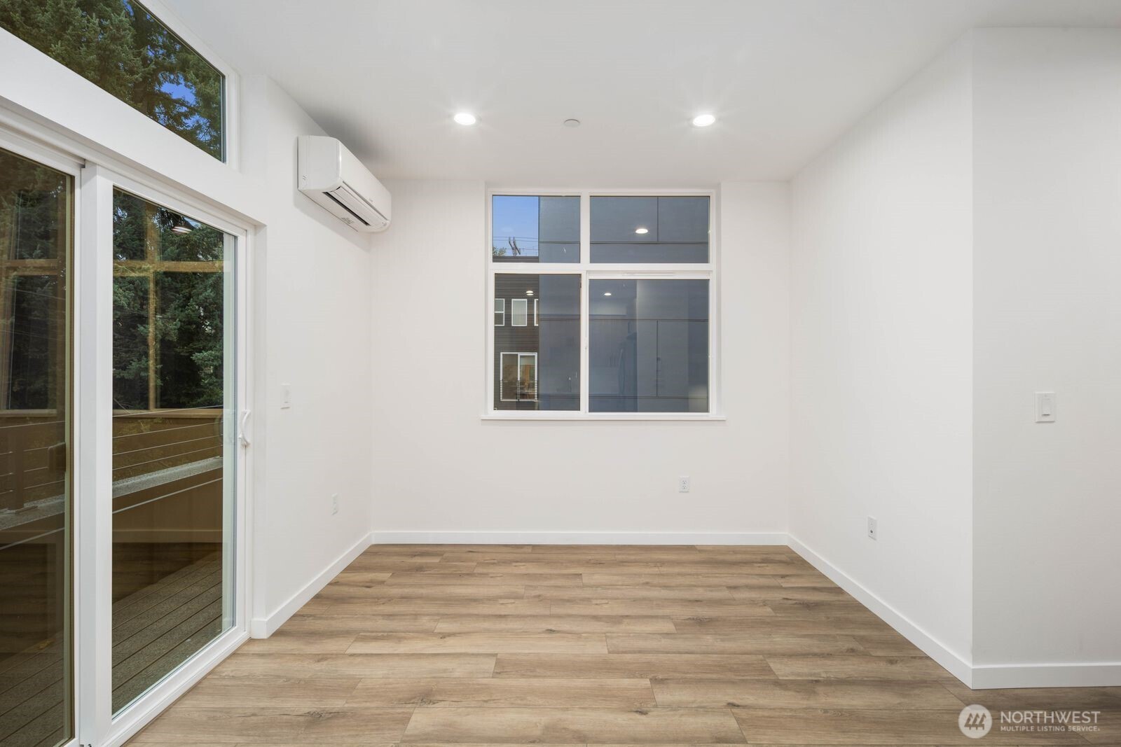 548 South Cloverdale Street, Unit D Seattle, WA 98108 - Photo 10 of 40