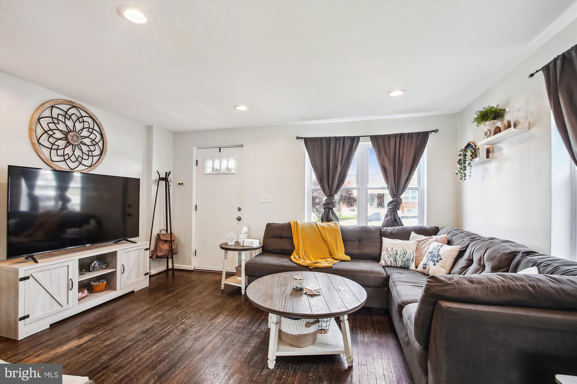 301 West Riverview Road Baltimore, MD 21225 - Photo 5 of 24