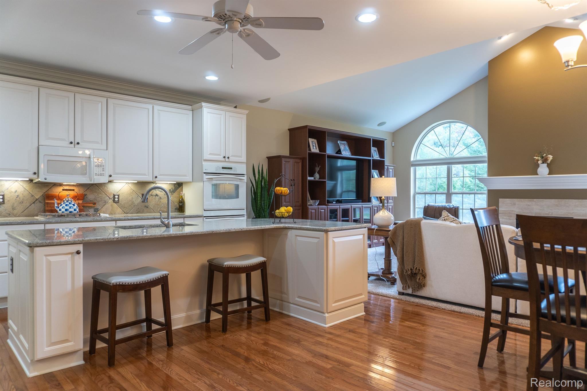 3636 Winding Brk Circle Rochester, MI 48309 - Photo 13 of 53 Gallery Image 13