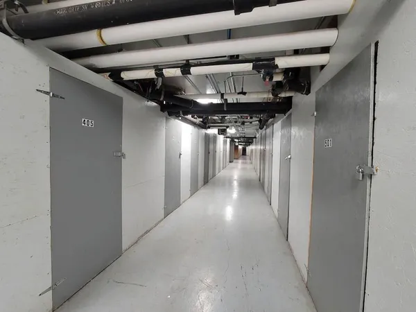 $1,225 | 7333 North Ridge Boulevard, Unit 201, Chicago, IL 60645