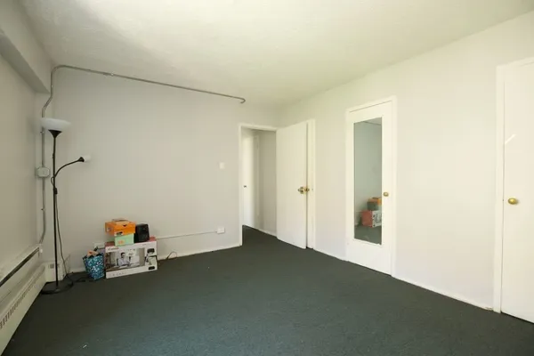 $1,225 | 7333 North Ridge Boulevard, Unit 201, Chicago, IL 60645