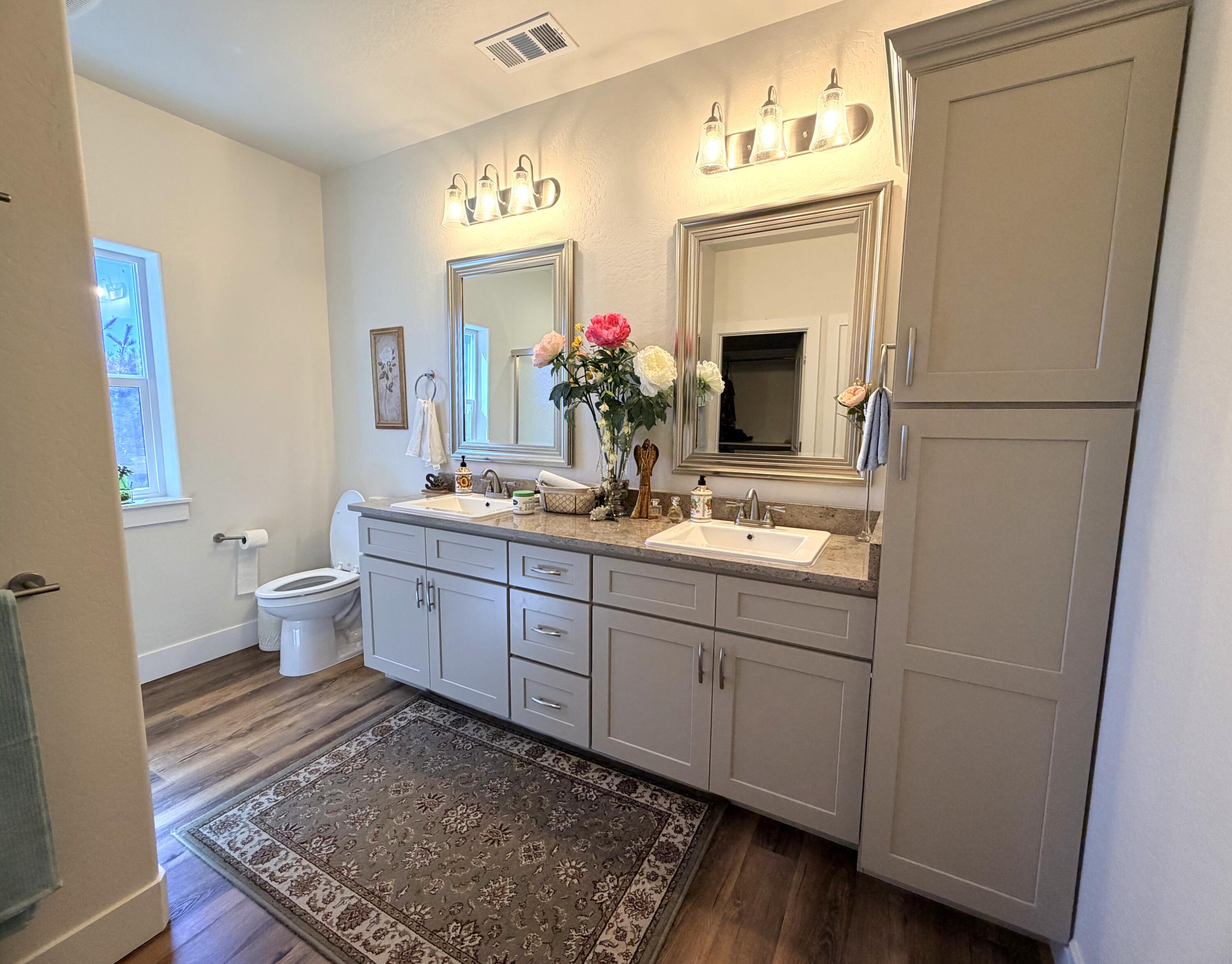 340 Cedar Ridge Drive Cave Junction, OR 97523 - Photo 15 of 37 master bathroom_