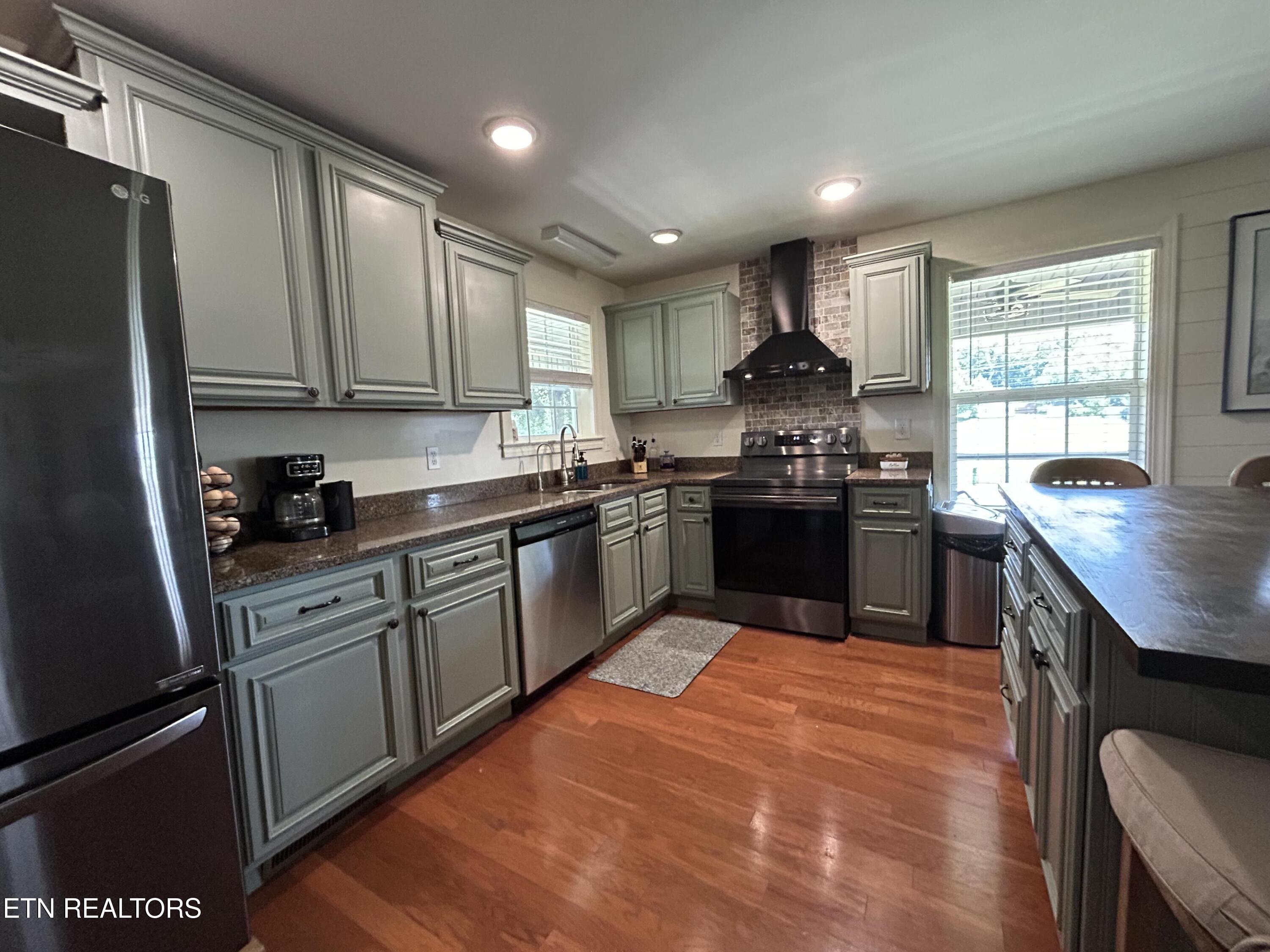 1246 Greenbriar Road Talbott, TN 37877 - Photo 3 of 31 03_beyc6a67dc1455589