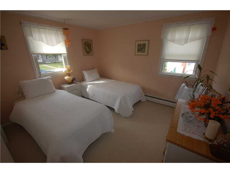 21 Riverdale Road Westerly, RI 02891 - Photo 11 of 17 Bedroom.