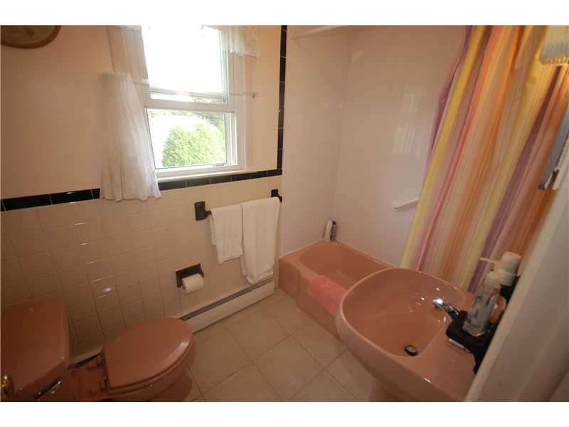 21 Riverdale Road Westerly, RI 02891 - Photo 12 of 17 Bathroom.