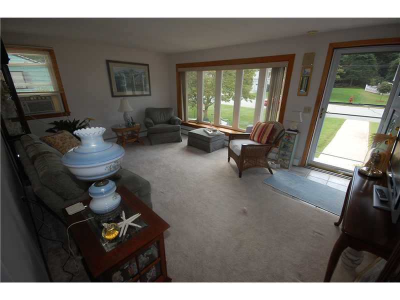 21 Riverdale Road Westerly, RI 02891 - Photo 8 of 17 Den/Family/Great Room.