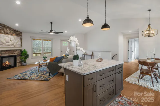 $489,900 | 738 Jupiter Road, Weaverville, NC 28787