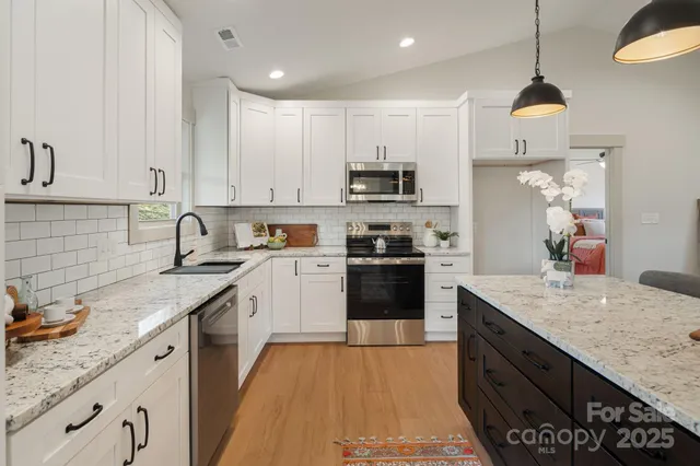 $489,900 | 738 Jupiter Road, Weaverville, NC 28787