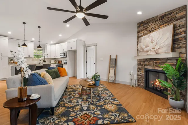 $489,900 | 738 Jupiter Road, Weaverville, NC 28787