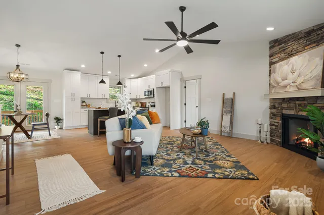 $489,900 | 738 Jupiter Road, Weaverville, NC 28787