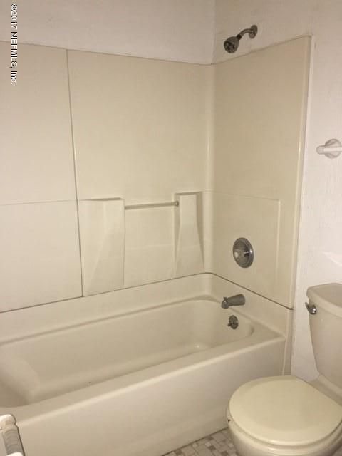 7867 Old Kings Road South Jacksonville, FL 32217 - Photo 10 of 14 Bathroom Tub