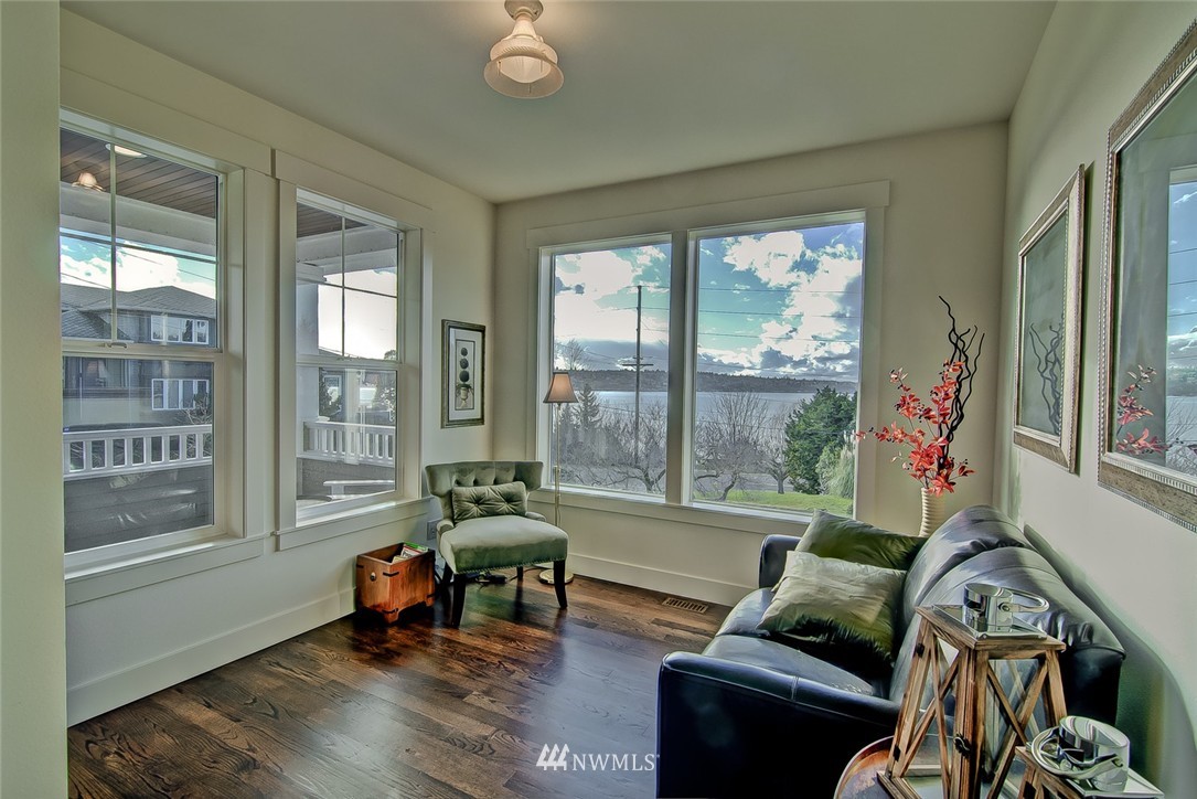 706 North 30th Street Renton, WA 98056 - Photo 5 of 25