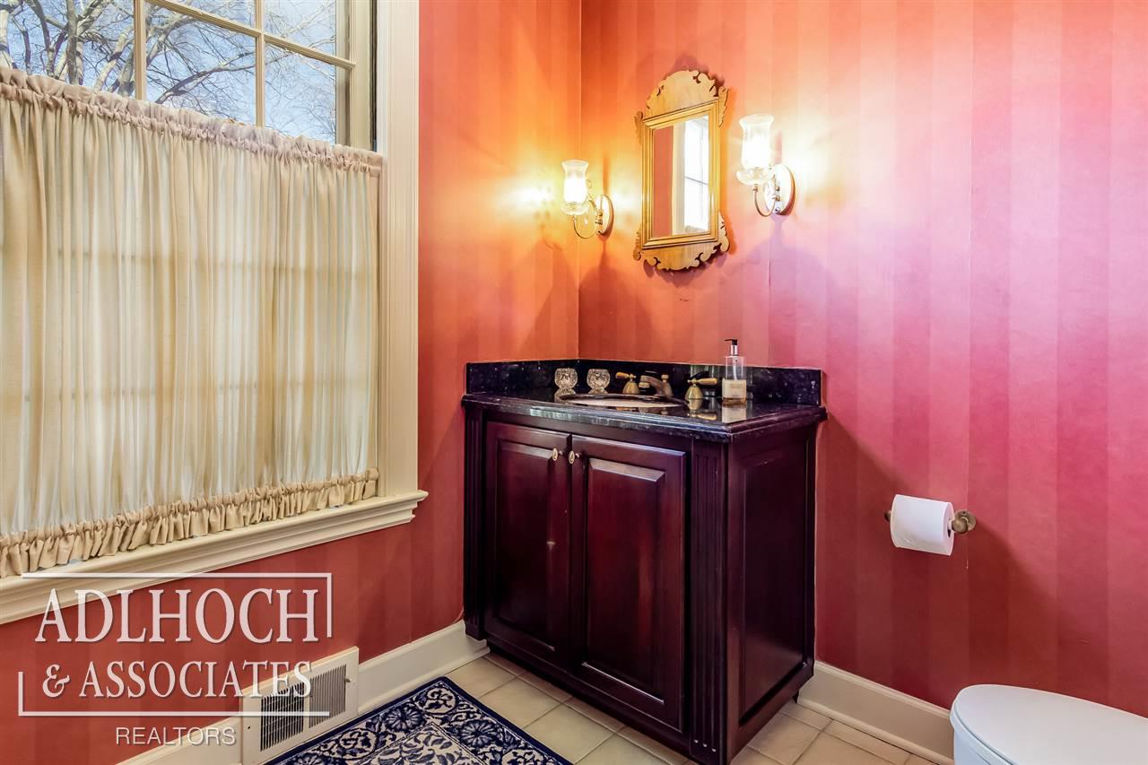 181 Merriweather Road Grosse Pointe Farms, MI 48236 - Photo 15 of 37