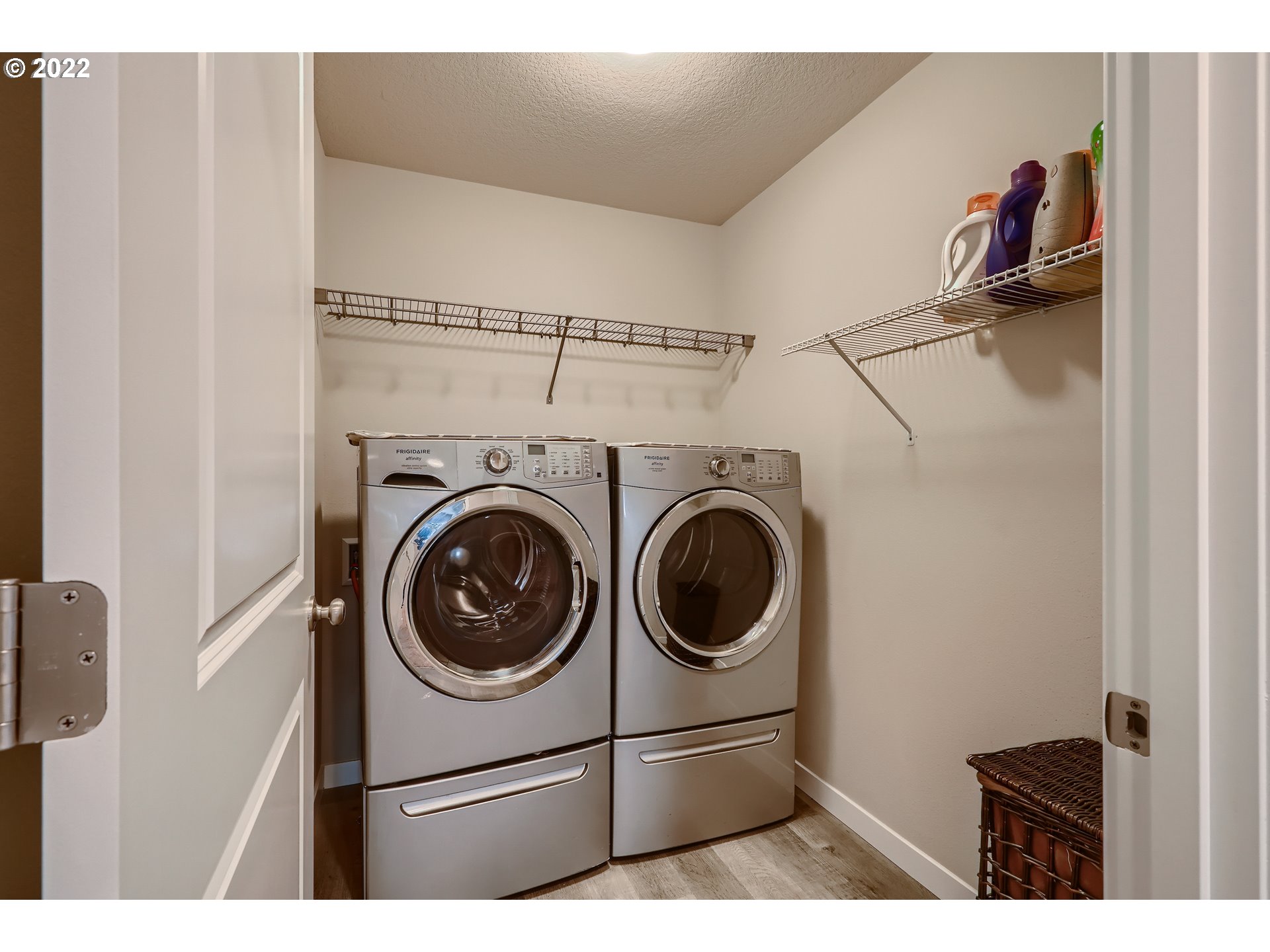 1416 Northeast 172nd Street Ridgefield, WA 98642 - Photo 26 of 28 a utility room with dryer and washer