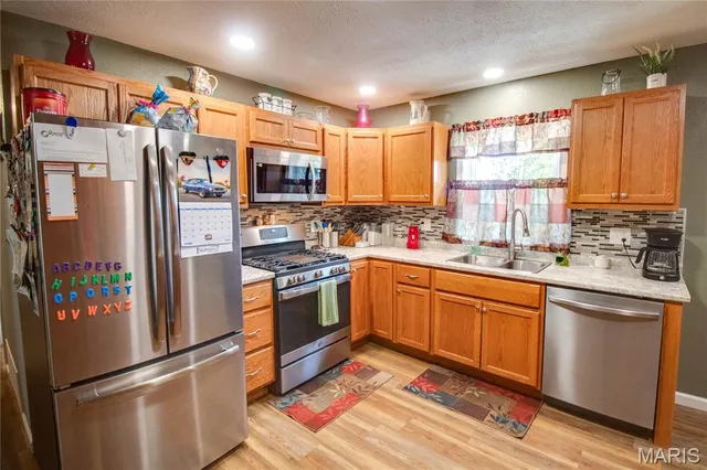 $240,000 | 109 Hawbrook Place, Jerseyville, IL 62052