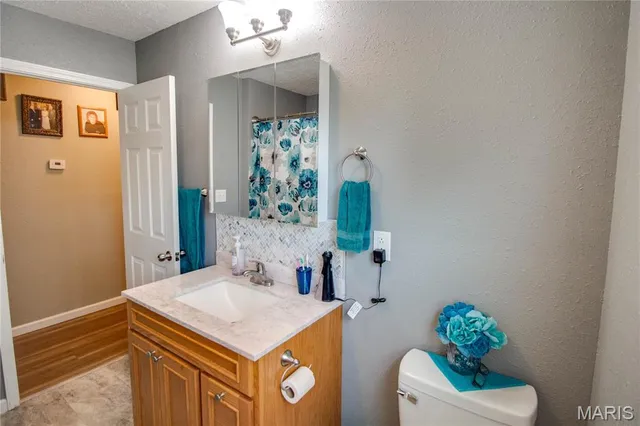 $240,000 | 109 Hawbrook Place, Jerseyville, IL 62052