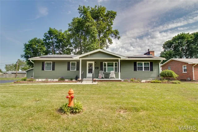 $240,000 | 109 Hawbrook Place, Jerseyville, IL 62052