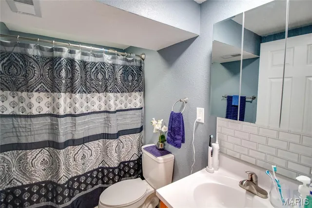 $240,000 | 109 Hawbrook Place, Jerseyville, IL 62052