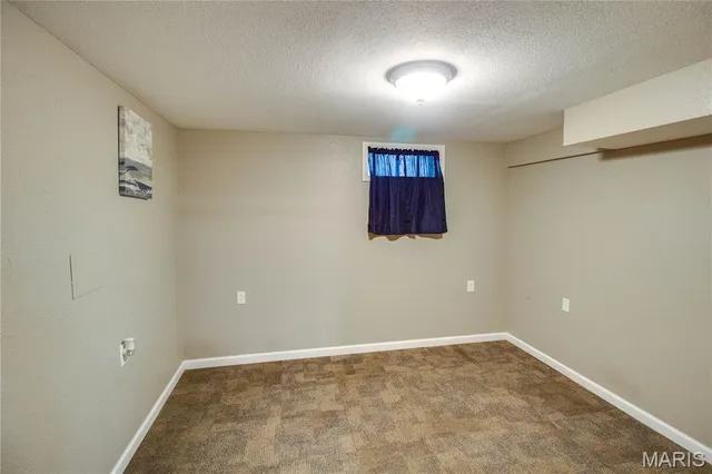 $240,000 | 109 Hawbrook Place, Jerseyville, IL 62052