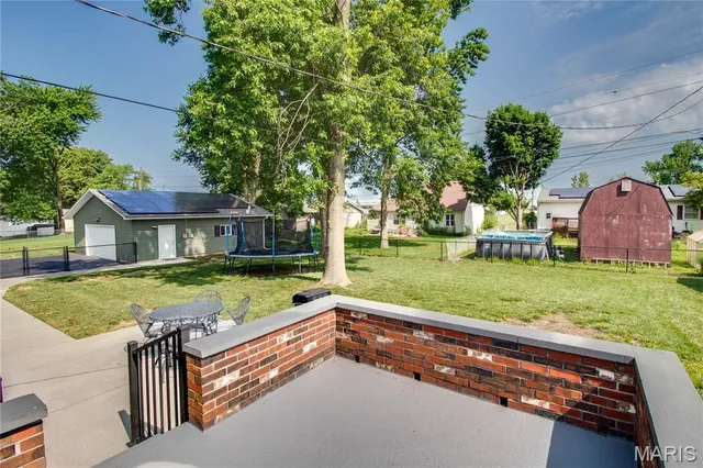 $240,000 | 109 Hawbrook Place, Jerseyville, IL 62052