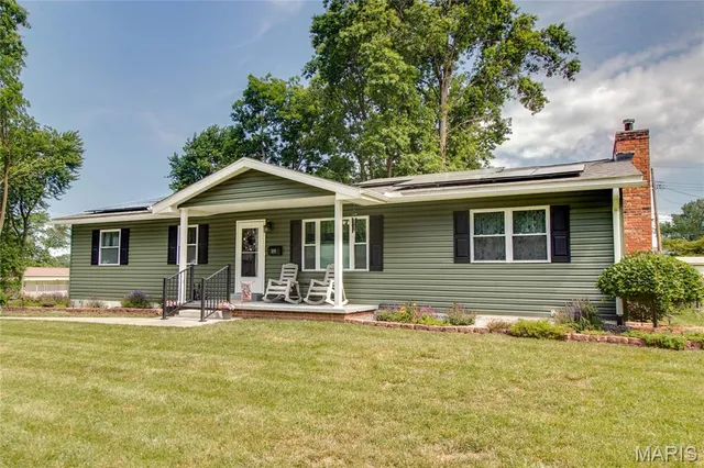 $240,000 | 109 Hawbrook Place, Jerseyville, IL 62052
