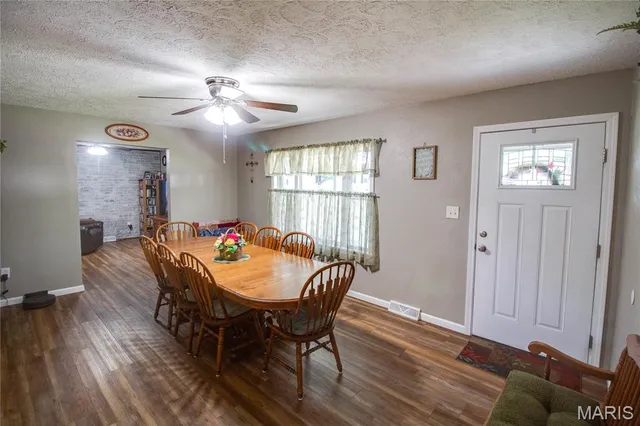 $240,000 | 109 Hawbrook Place, Jerseyville, IL 62052