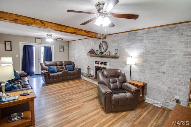 $240,000 | 109 Hawbrook Place, Jerseyville, IL 62052