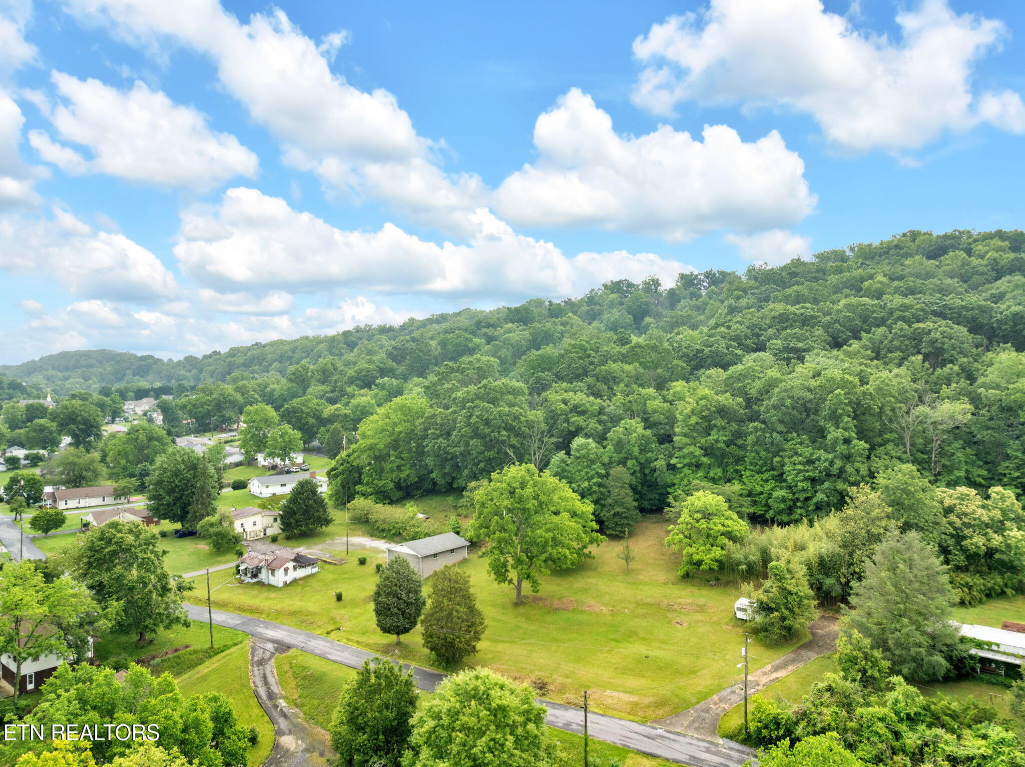 1684 Ridgeway Drive Kingsport, TN 37664 - Photo 4 of 23 Drone Photo