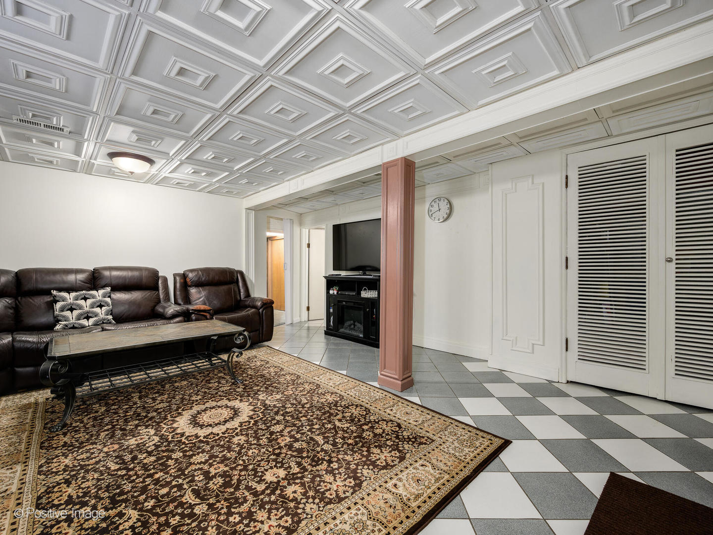 6057 West Melrose Street Chicago, IL 60634 - Photo 21 of 32 a living room with furniture