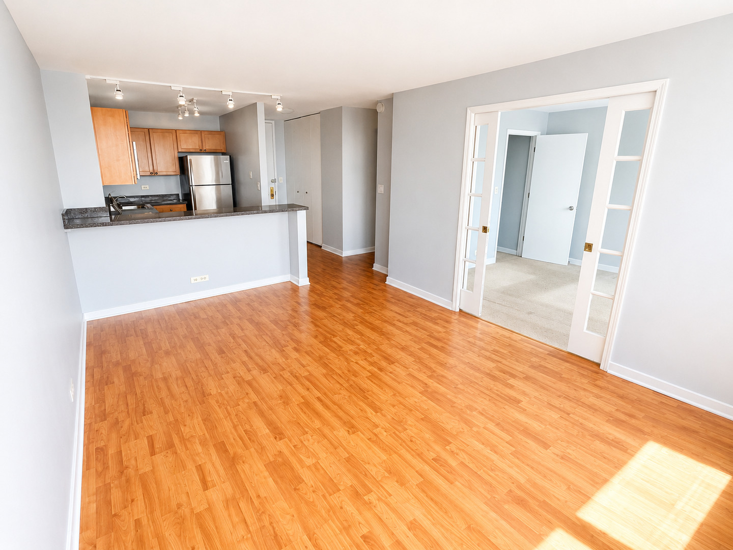 655 West Irving Park Road, Unit 3807 Chicago, IL 60613 - Photo 5 of 17