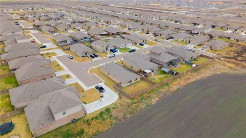 $329,900 | 1342 Alexandra Pk Lane, Corpus Christi, TX 78415