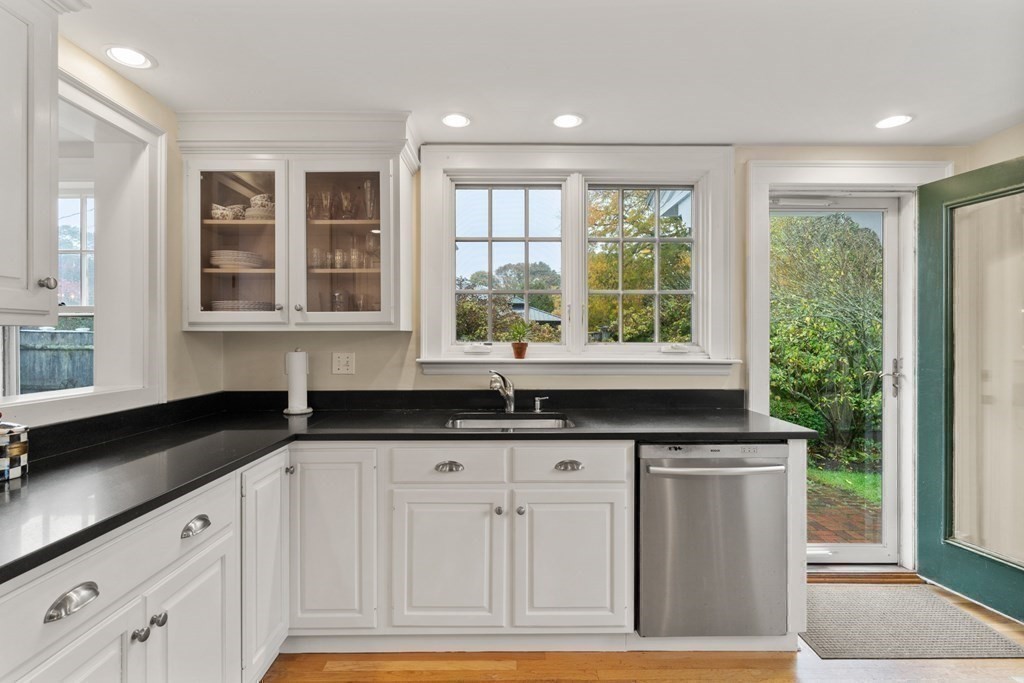 2 Tully Road Marblehead, MA 01945 - Photo 17 of 38 Gallery Image 17