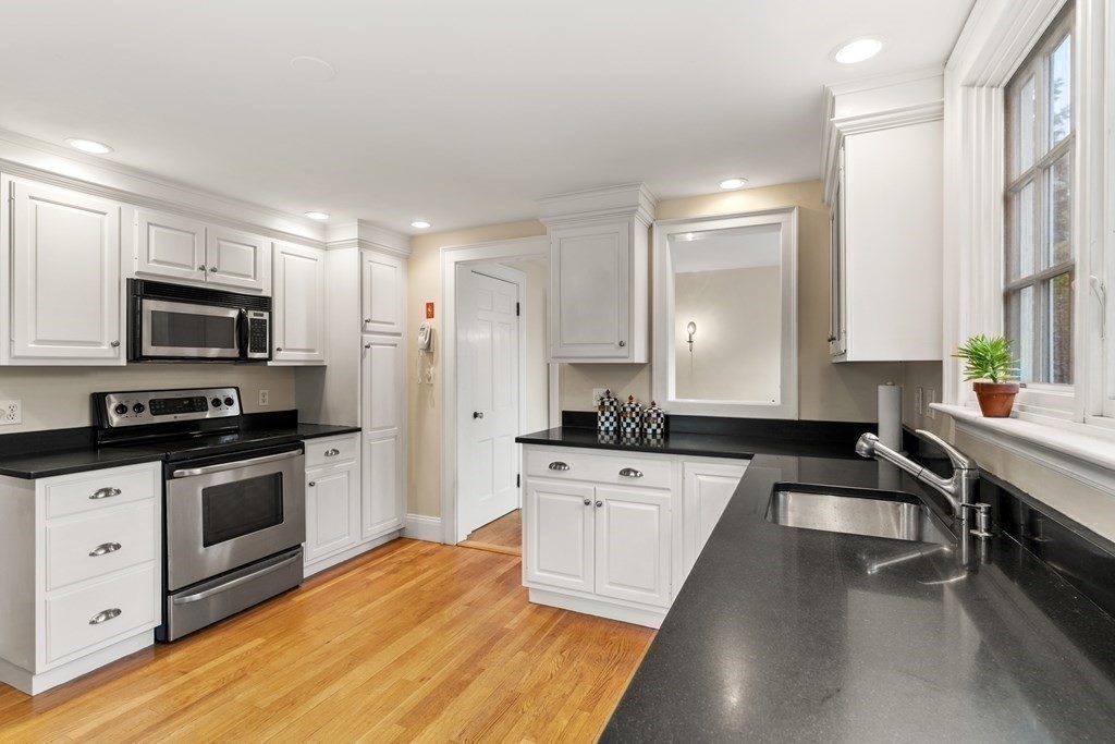 2 Tully Road Marblehead, MA 01945 - Photo 18 of 38 Gallery Image 18