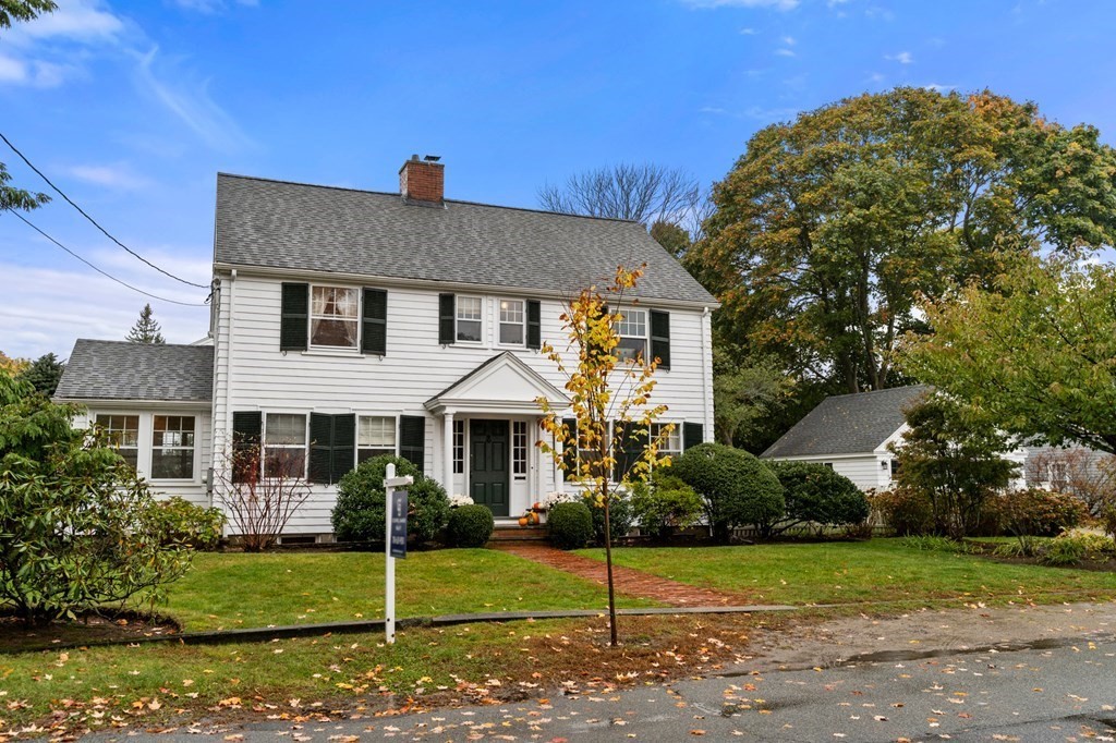 2 Tully Road Marblehead, MA 01945 - Photo 2 of 38 Gallery Image 2