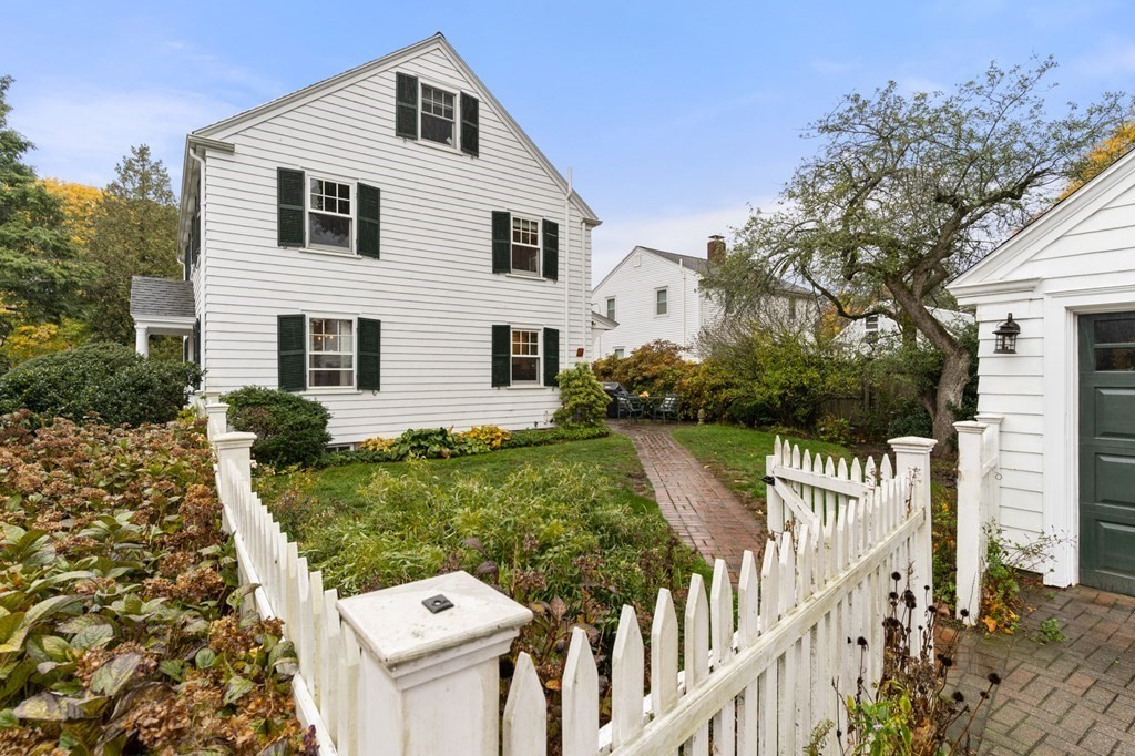 2 Tully Road Marblehead, MA 01945 - Photo 3 of 38 Gallery Image 3