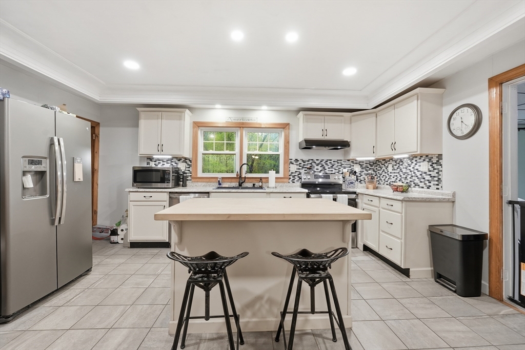 223 South Barre Road Barre, MA 01005 - Photo 4 of 34