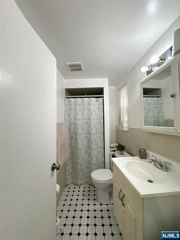 188 Grand Street, Unit 2 Garfield, NJ 07026 - Photo 7 of 7