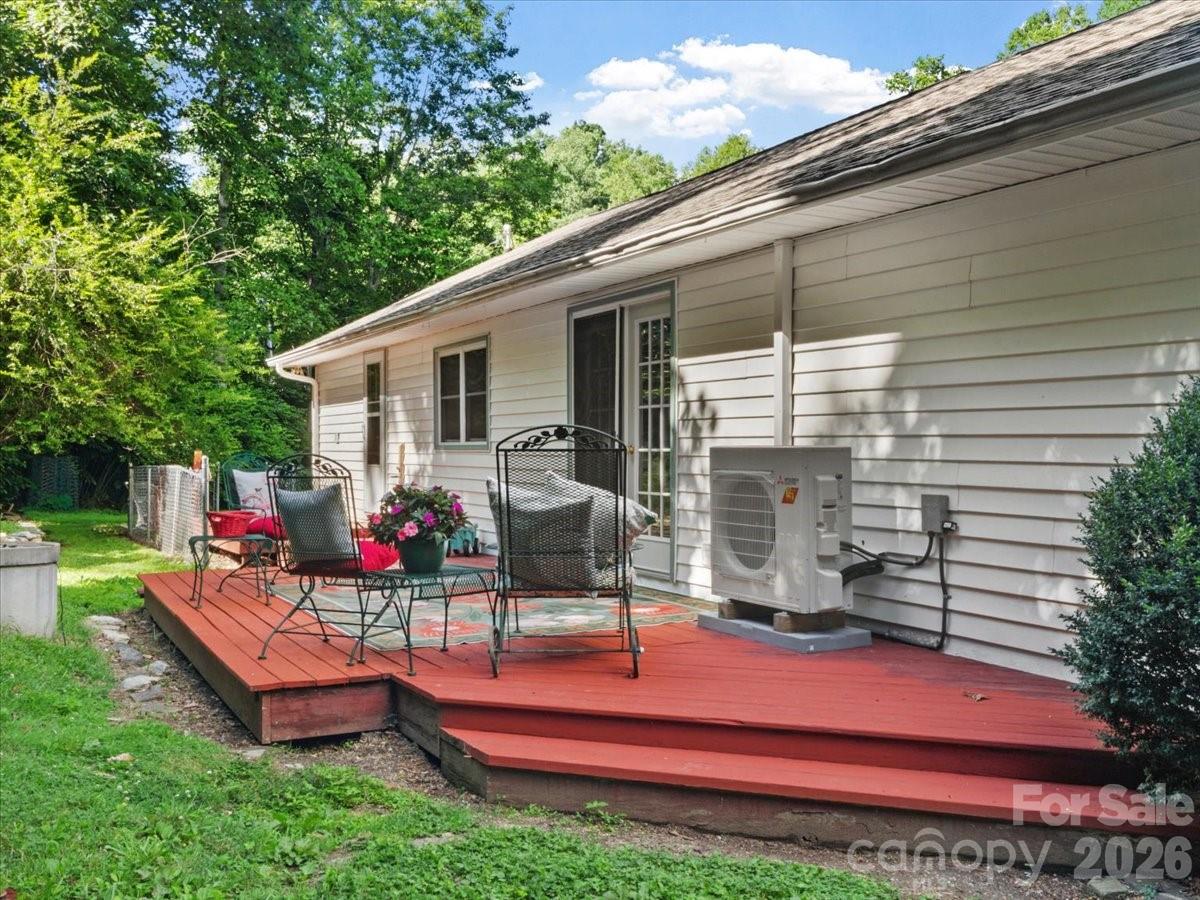9130 Double Island Road Green Mountain, NC 28740 - Photo 35 of 40