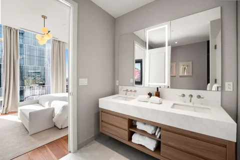 $2,800,000 | 160 2nd Avenue South, Unit 1902, Nashville, TN 37201