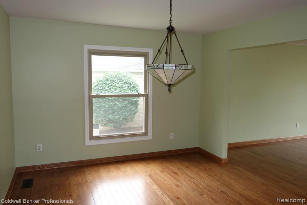 1748 North Kilburn Road Rochester, MI 48306 - Photo 6 of 25 FORMAL DINING ROOM.jpg