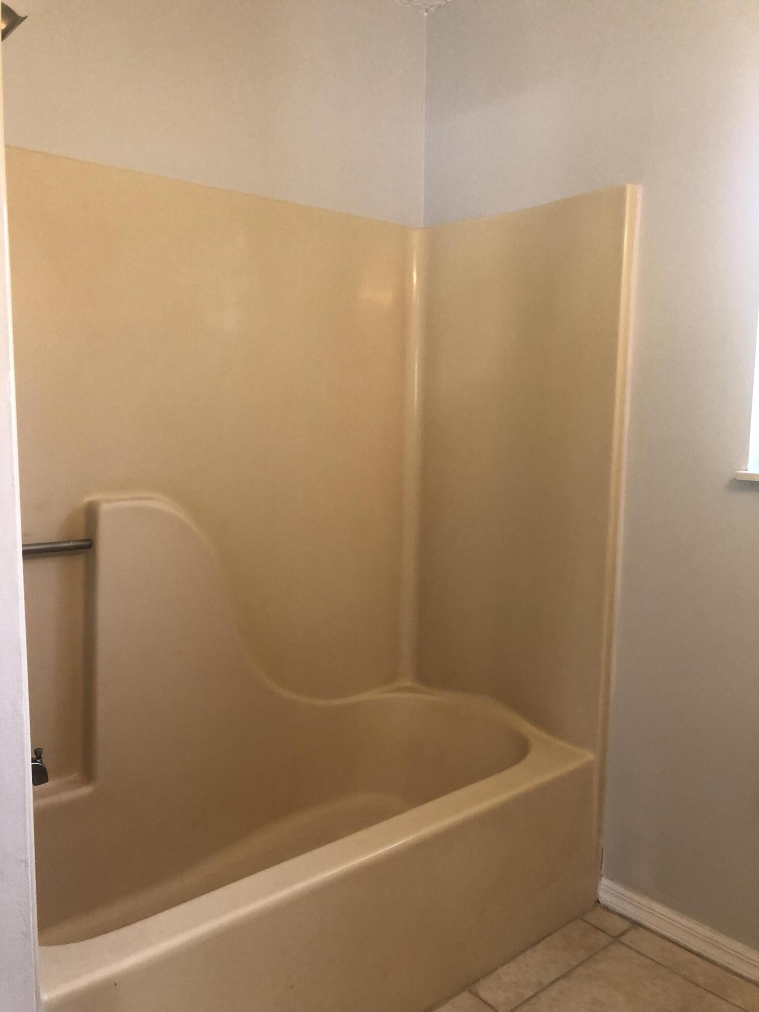 6505 Bayard Road Fort Pierce, FL 34951 - Photo 19 of 26 Guest bathroom